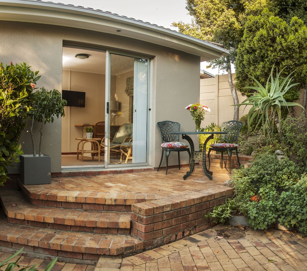Maroela House 1/44
