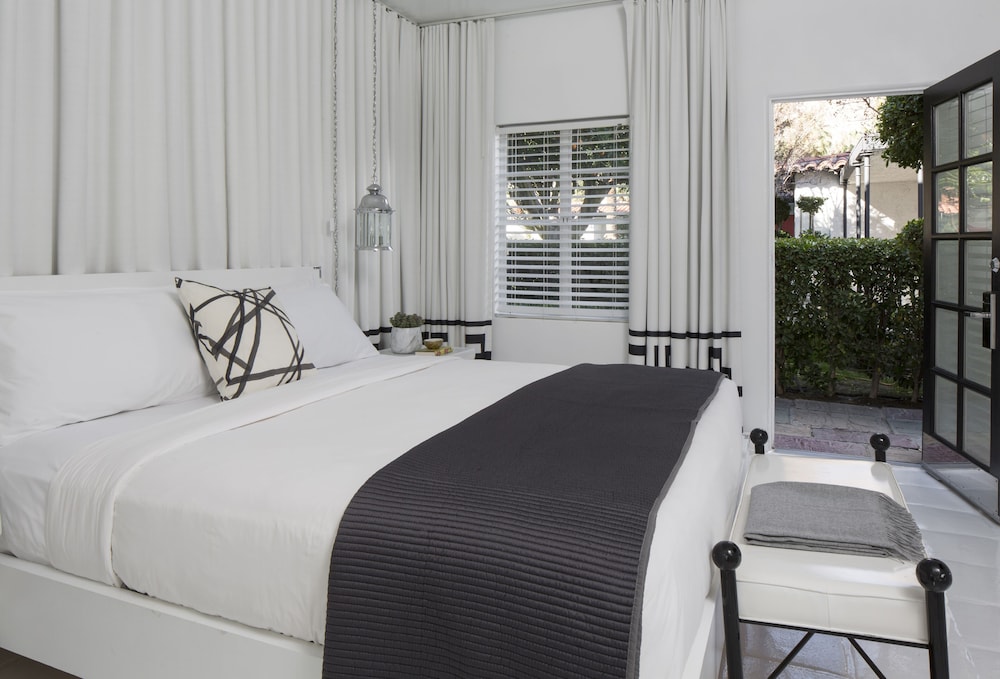 Avalon Hotel And Bungalows Palm Springs 27/85
