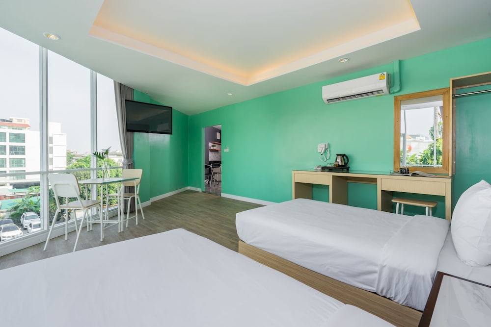 Ratchada Point Hotel 13/57
