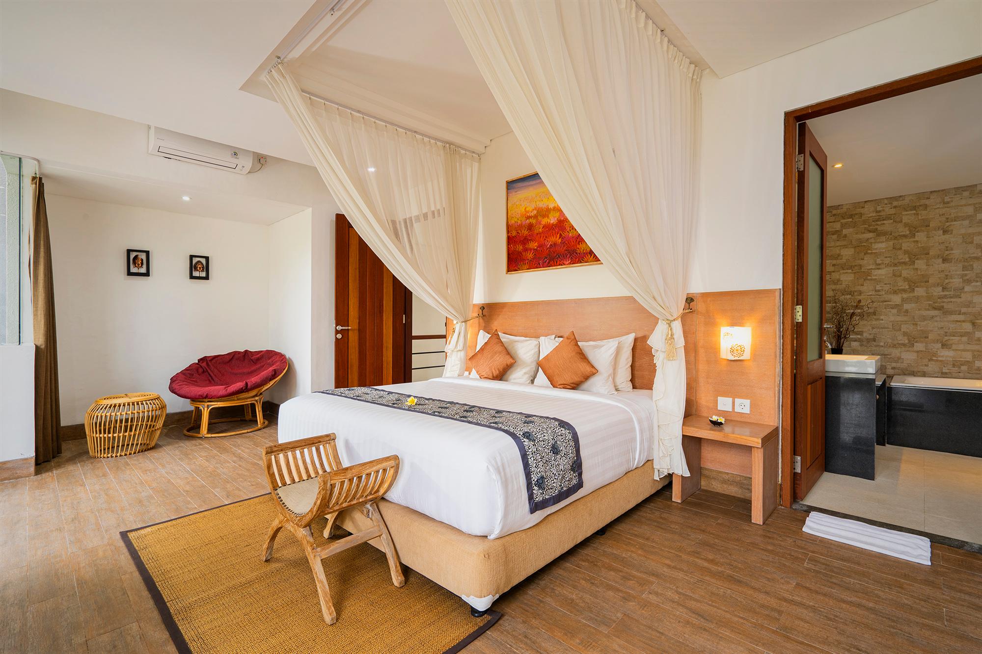 2 BEDROOMS, DUPLEX, POOL, VILLA
