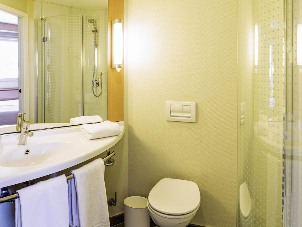 IBIS OVIEDO 58/59