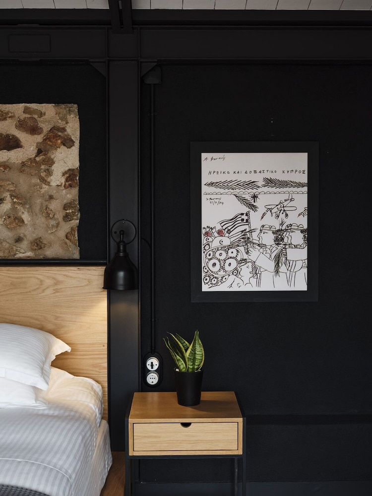 Elevated, Gerani, Executive, Suite, King Bed