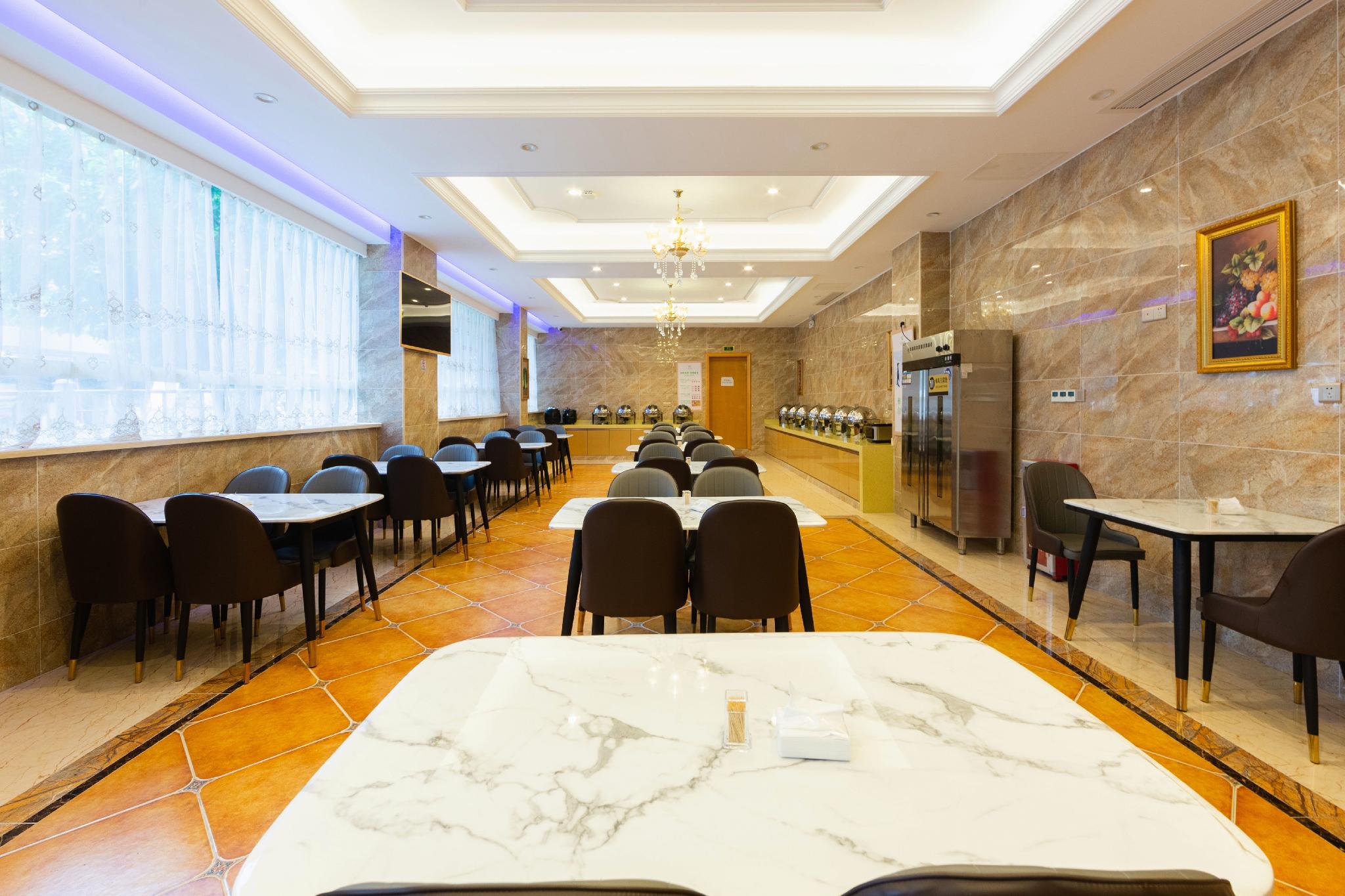 Vienna Hotel (Guangzhou Huangpu Free Trade Zone Xiayuan Subway Station) 24/38