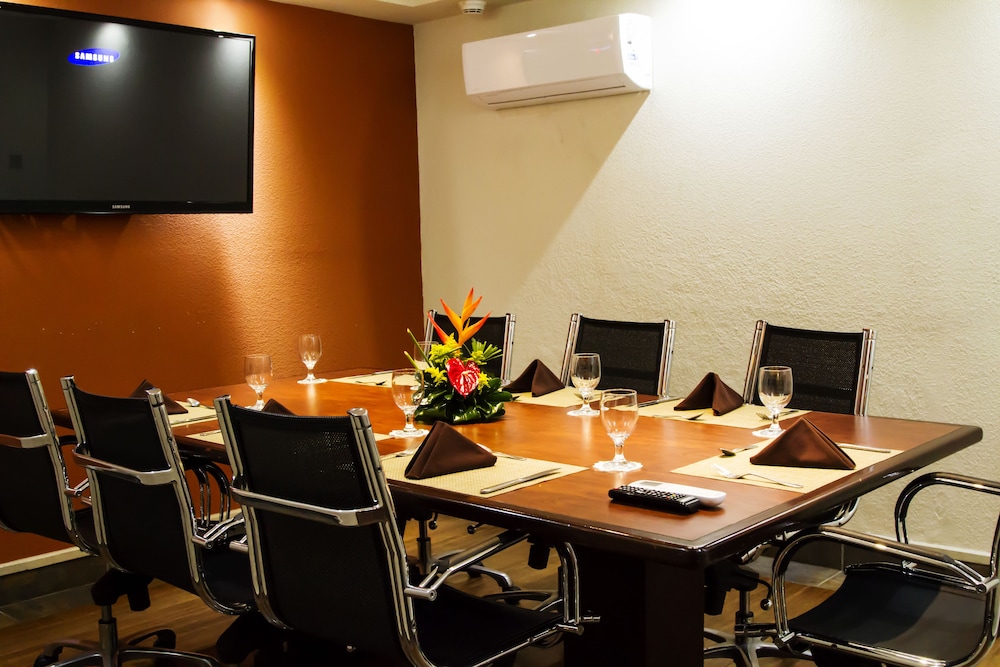 Rincon Del Valle Hotel Suites 64/74