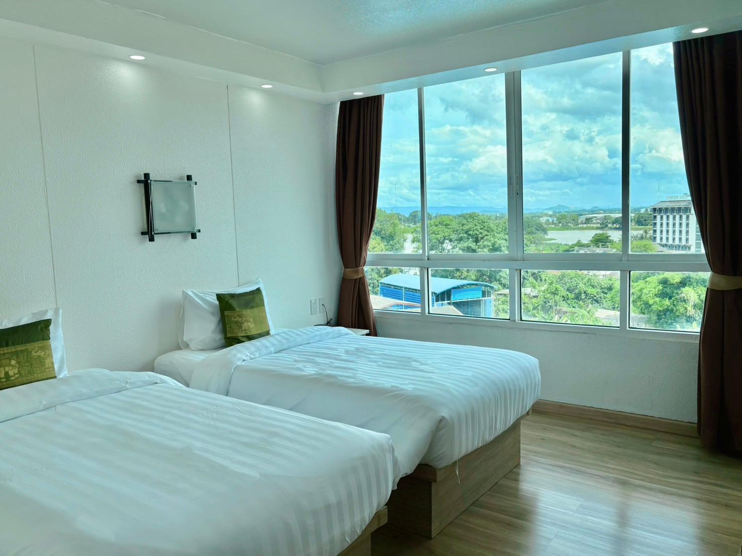 Semi Room, Standard, Twin Beds