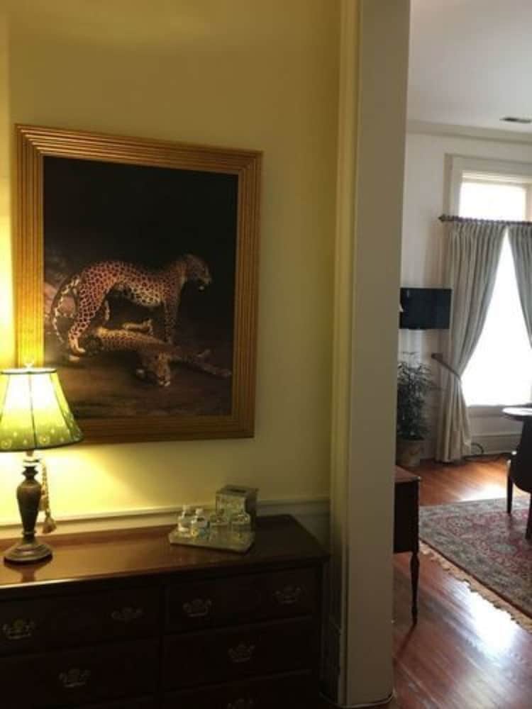Burke Mansion 16/43