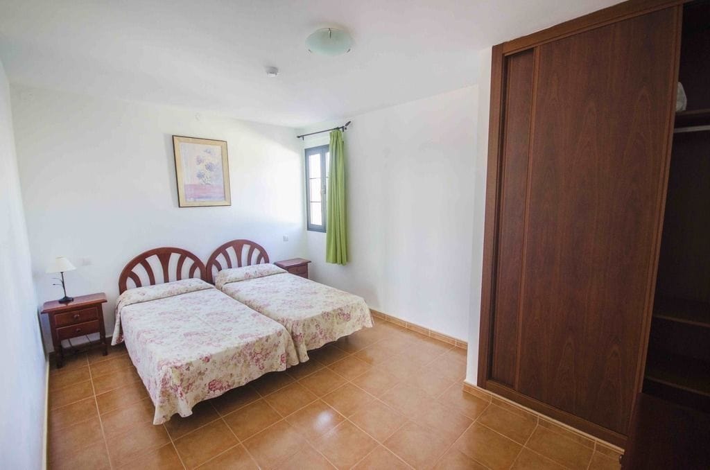 1 BEDROOM, APARTMENT, SINGLE