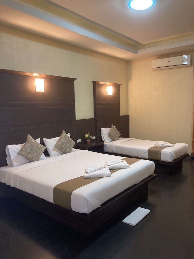 Lanta Klong Nin Beach Resort 18/70