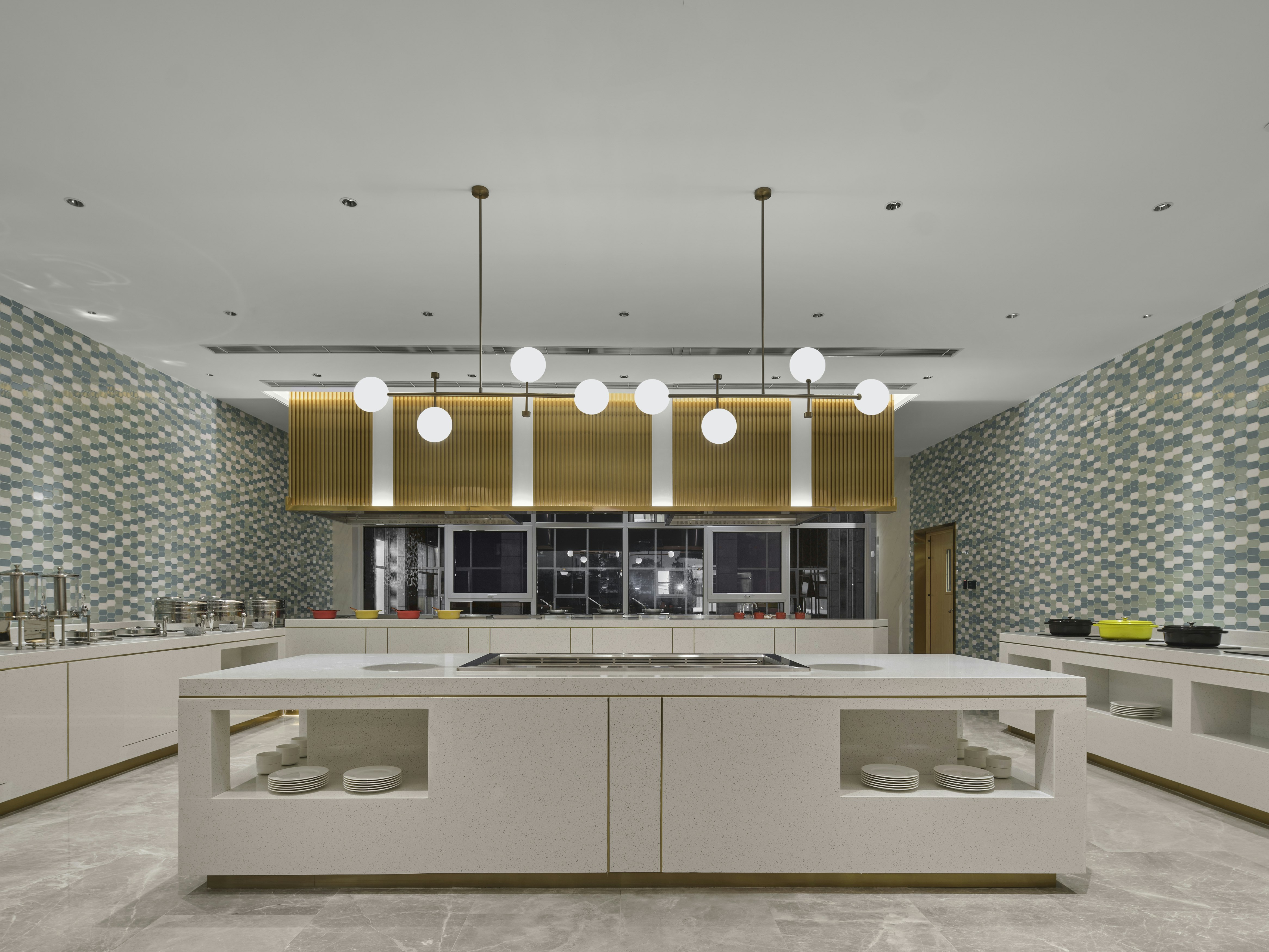 Hilton Garden Inn Kunming Dianchi 10/27