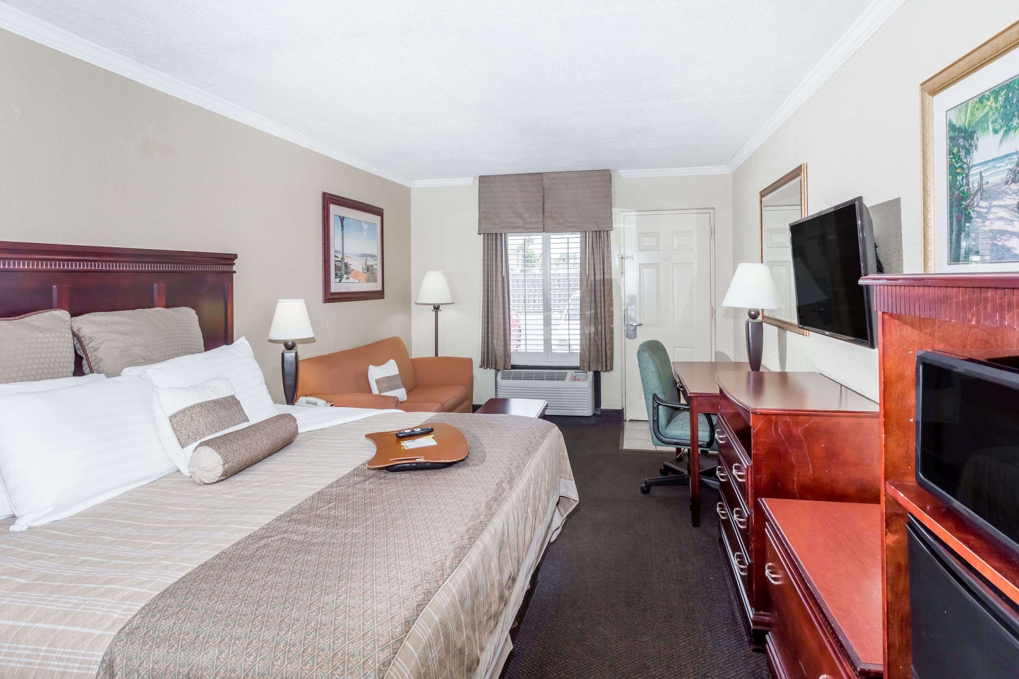 Efficiency, Studio, Suite, King Bed