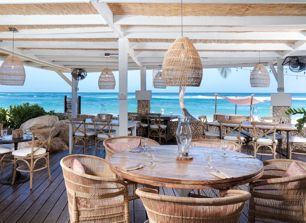 Villa Montana Beach Resort 57/75
