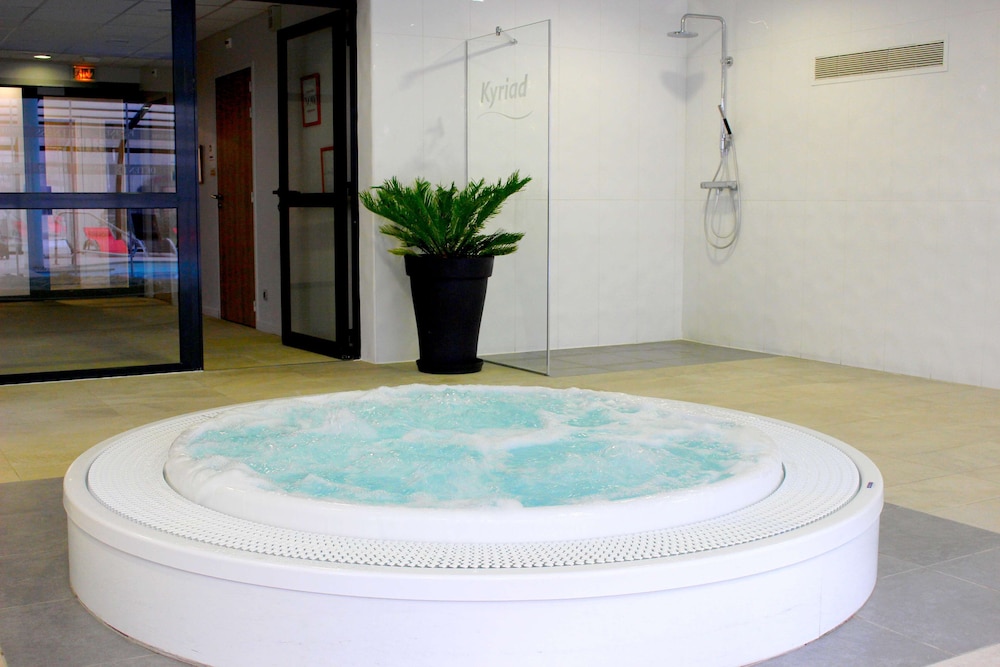 Kyriad Prestige Residence Cabourg - Dives-Sur-Mer 27/47