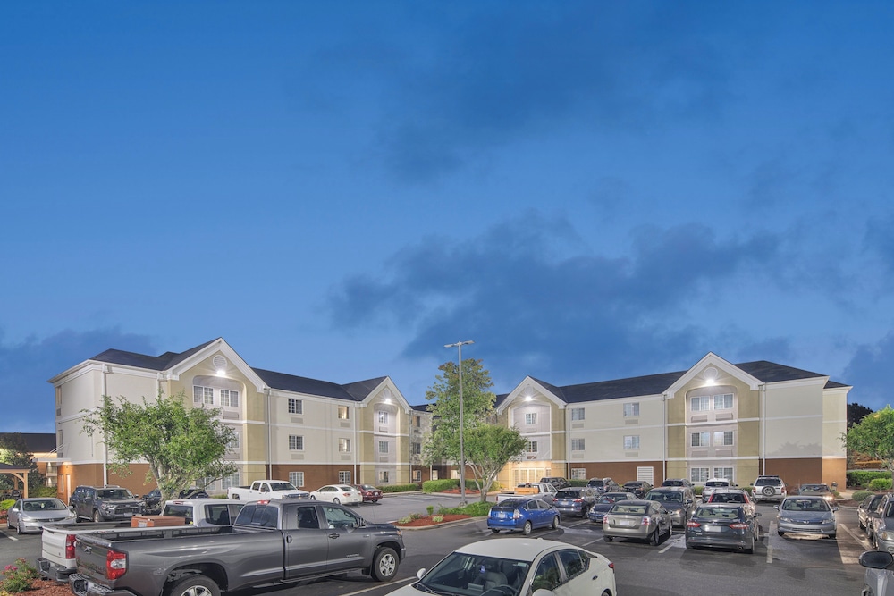Candlewood Suites Huntersville Lake Norman Area 64/69