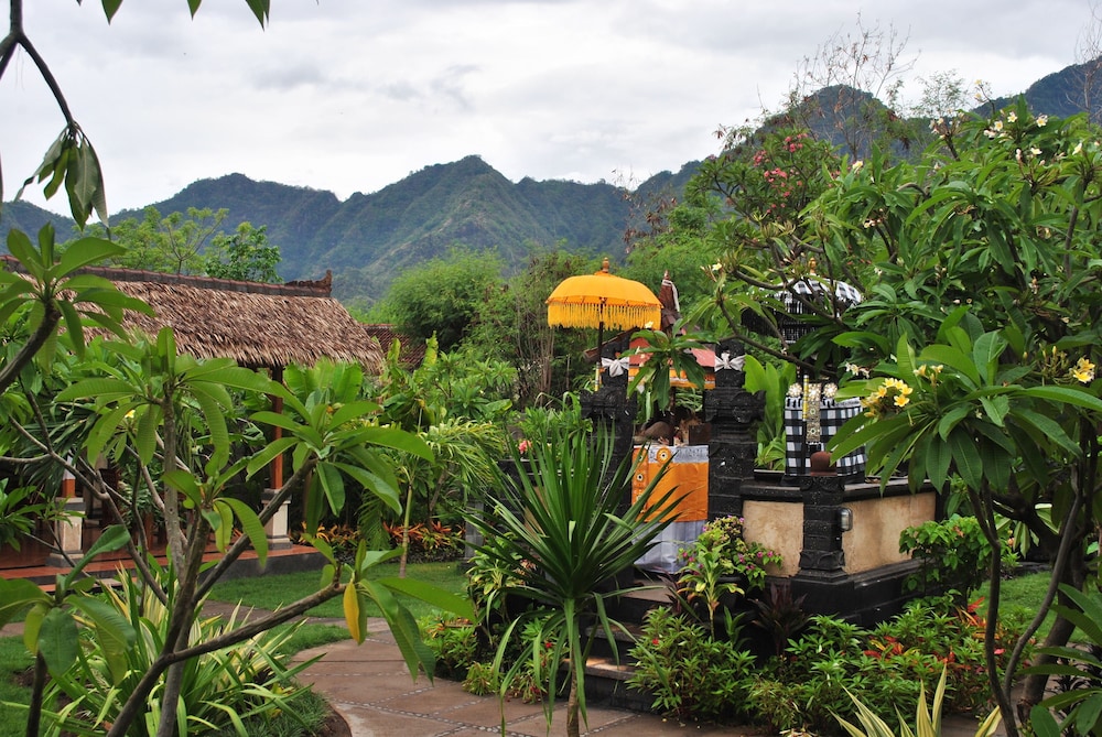 Trijaya Guest House 65/72