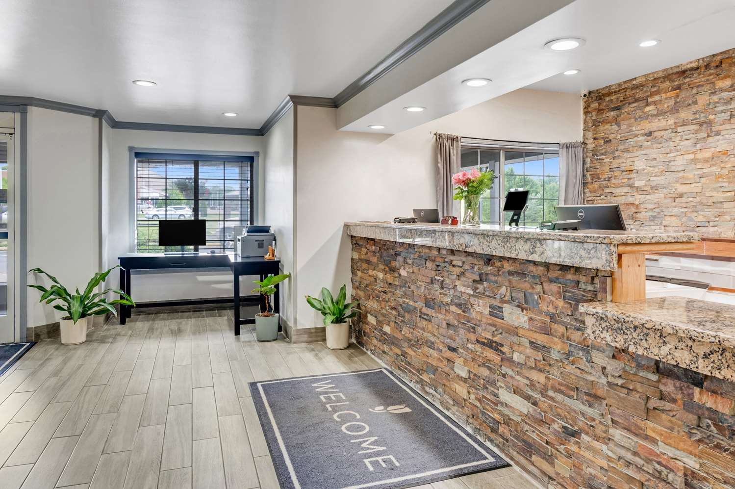 Country Inn & Suites By Radisson Grand Rapids Airport Mi 8/40