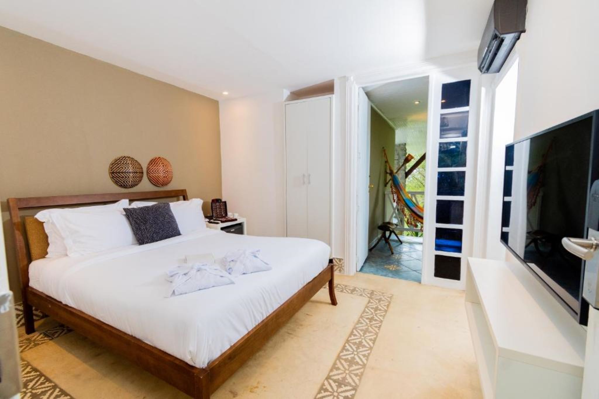 غرفة كلاسيكية بسرير مزدوج