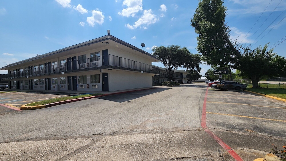 Motel6 Conroe, TX 47/63