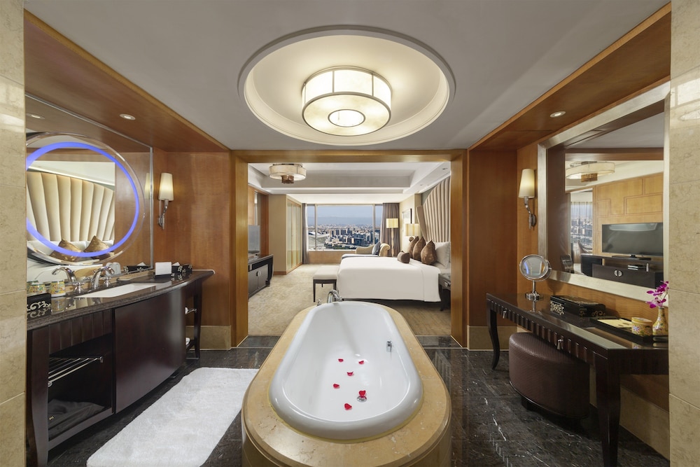 Intercontinental Chengdu Century City 60/82