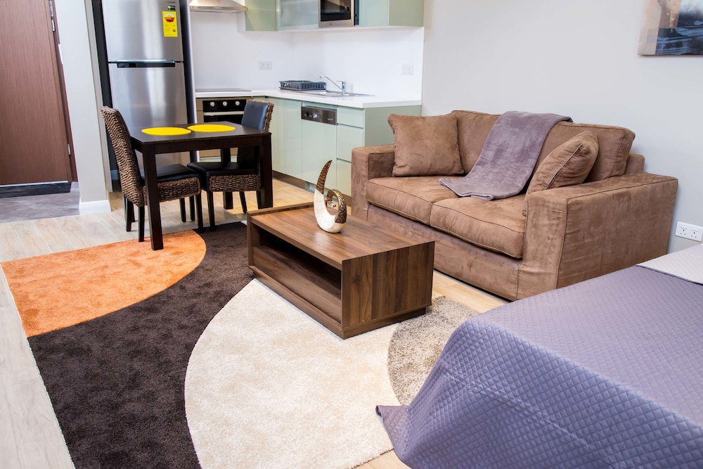 Pls Apartments - Cantonments 24/50