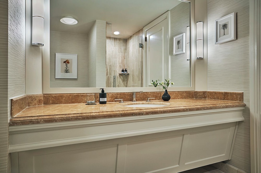 2 Bedrooms, Skyline, Deluxe, Suite, 2 King Beds, Sofa، Pendry Newport Beach 4/4
