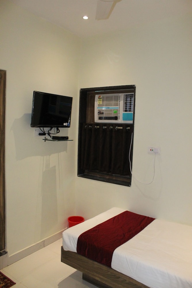 Hotel Meera 21/42