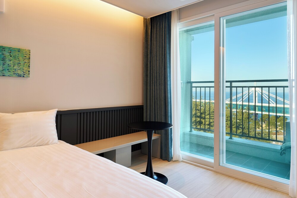 Hotel Withus Jeongdongjin 27/48