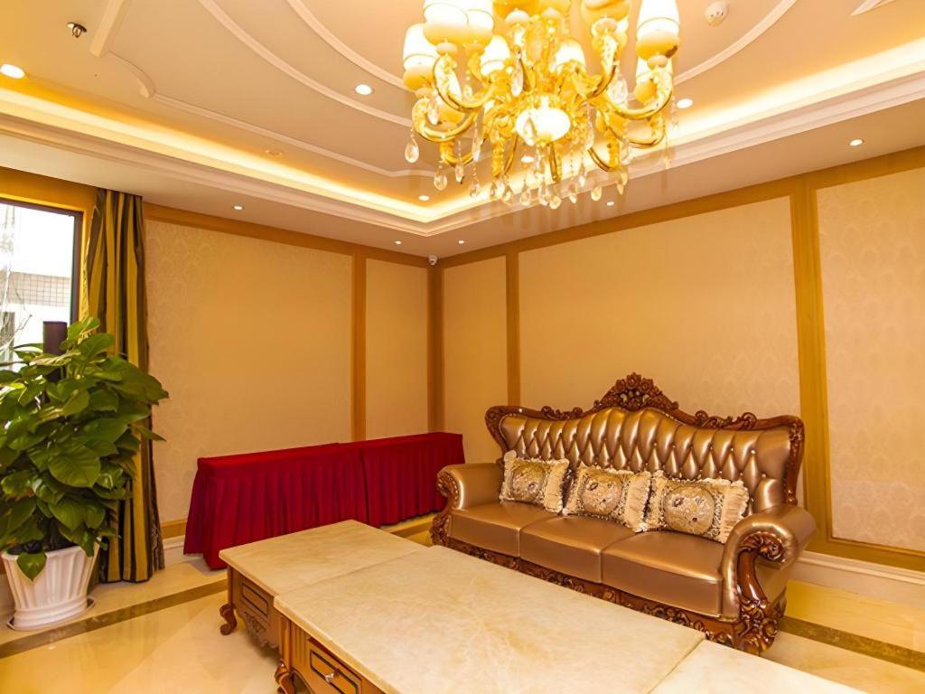 Vienna Hotel (Shenzhen Taoyuanju) 51/59