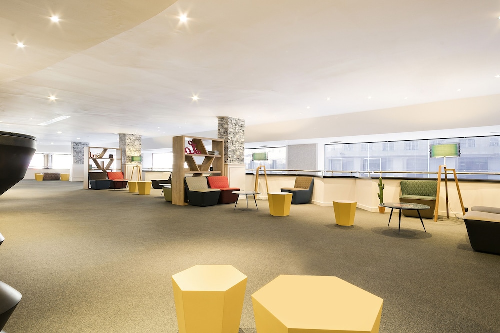 Lobby at Innside by Melia Barcelona Apolo, BARCELONA