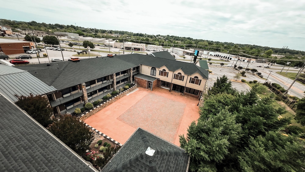 Riverside Inn & Suites by OYO Danville Ceaser Casino 12/68
