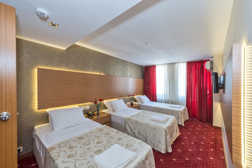 ROOM, TRIPLE