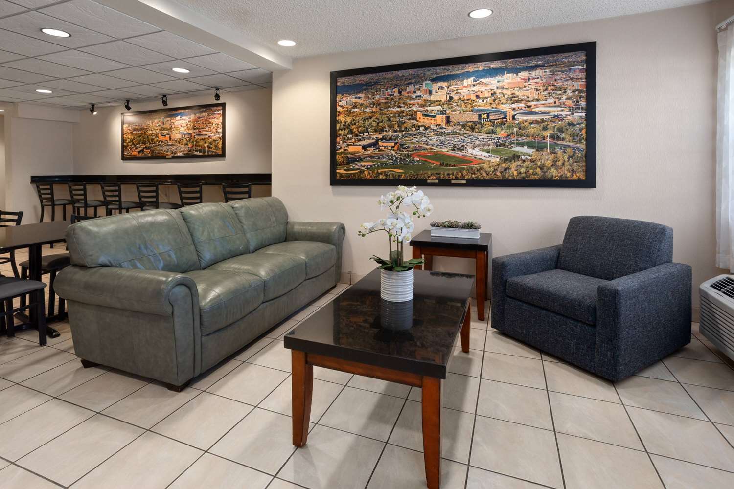 Microtel Inn And Suites Ann Arbor Plymouth Rd 27/39