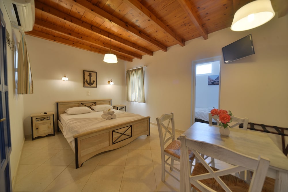 Amorgion Hotel 29/50