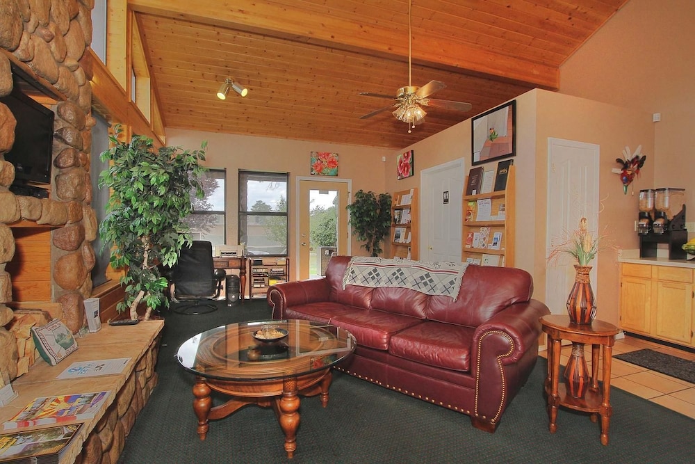 Majestic Mountain Inn 35/68