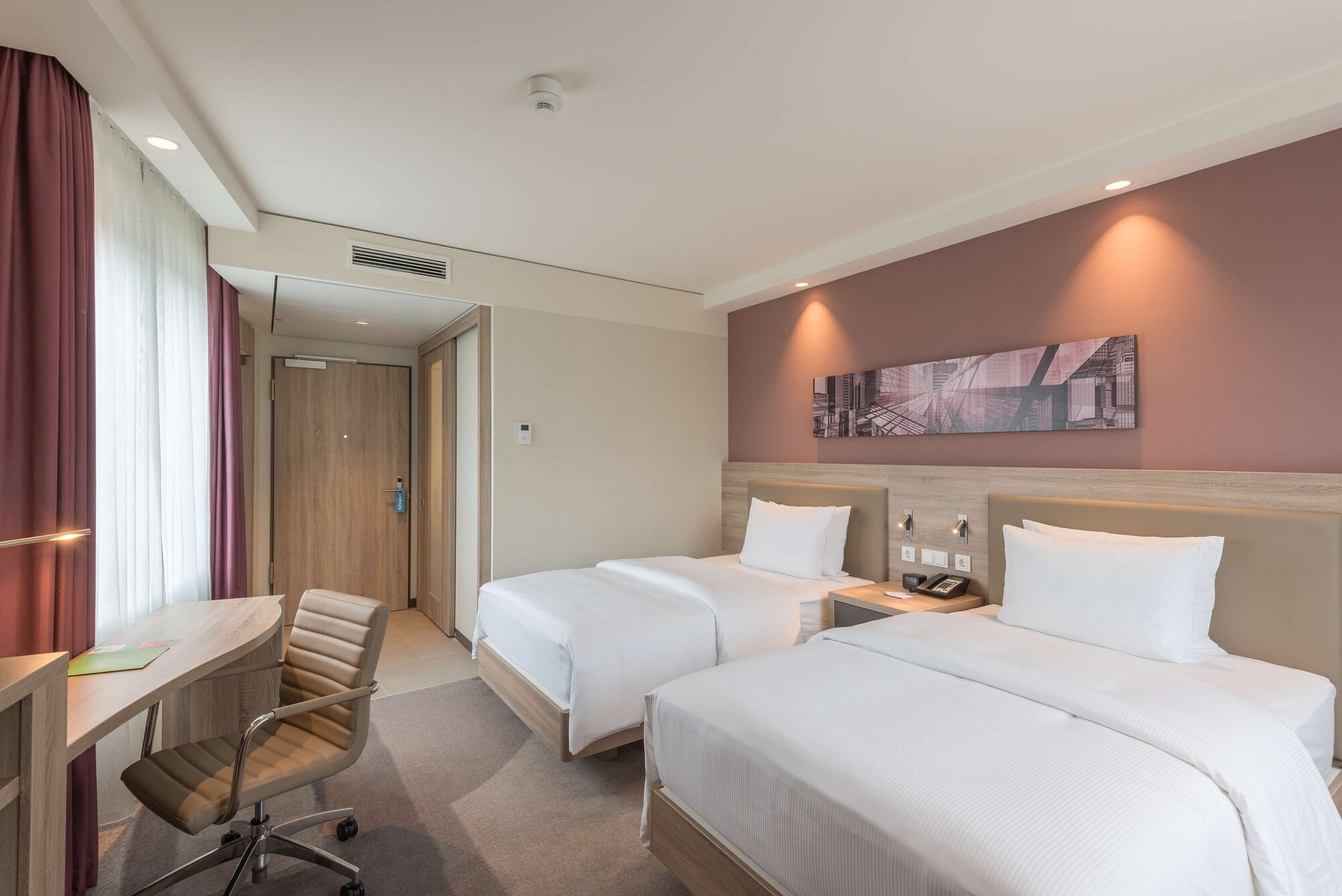 ROOM, TWIN BEDS