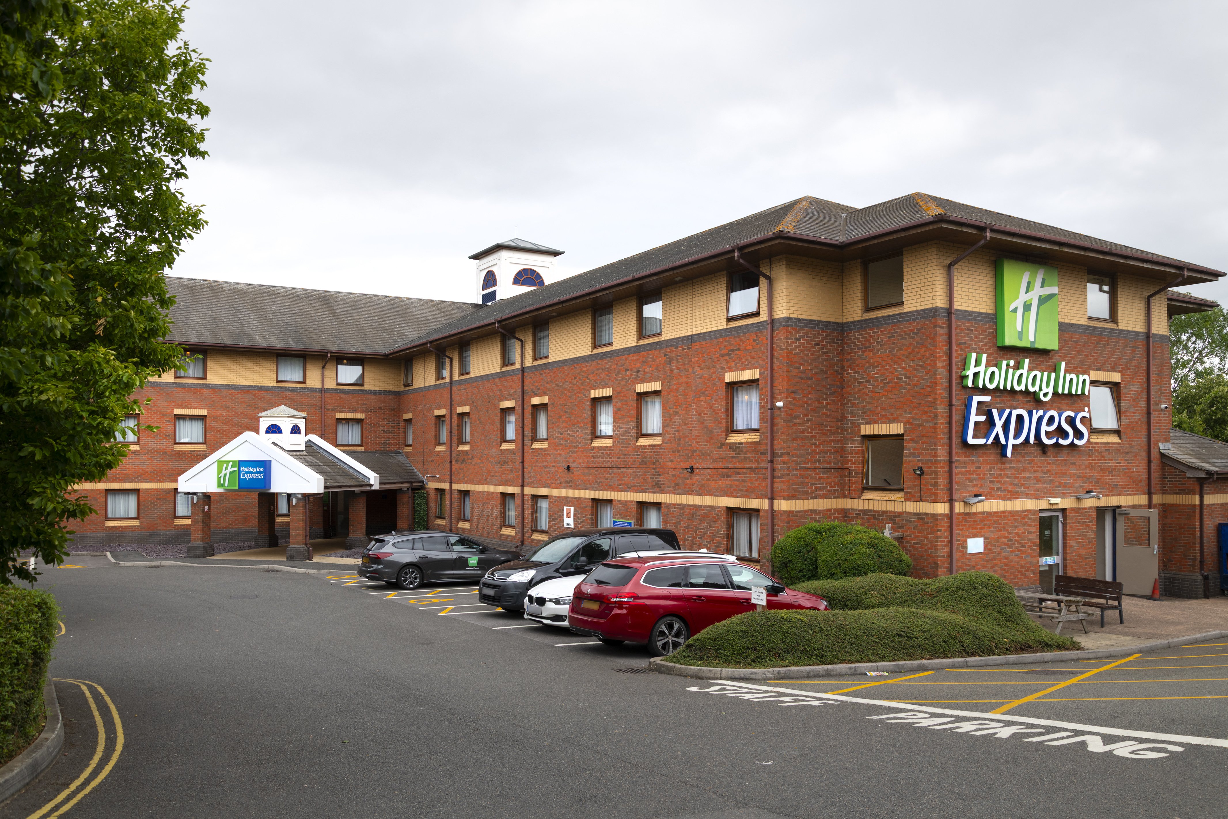 Holiday Inn Express Exeter 45/46