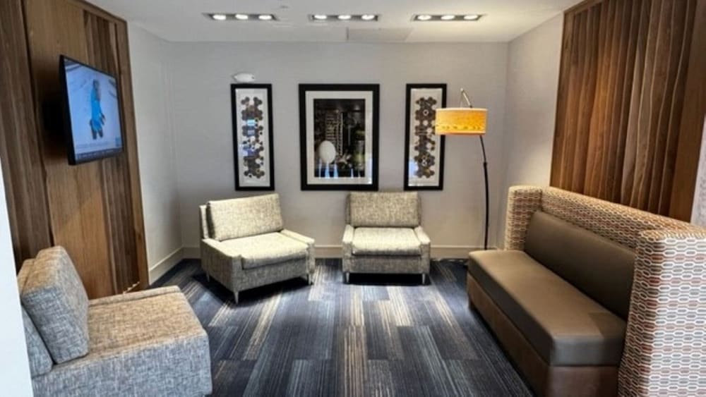 Holiday Inn Express Hotel Suites Denver Airport 20/34