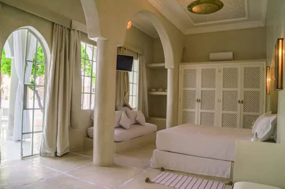 Palais Blanc Riad 42/55