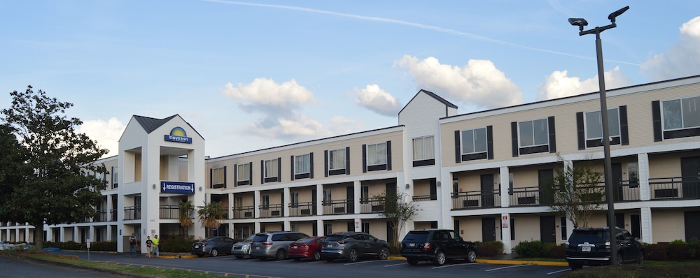 Days Inn By Wyndham Marietta-Atlanta-Delk Road 23/25