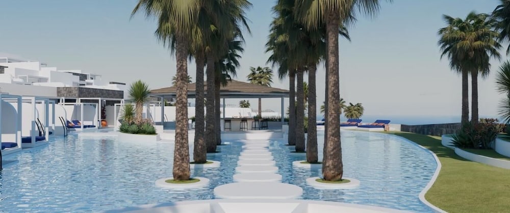 Cresanto Luxury Suites 51/60
