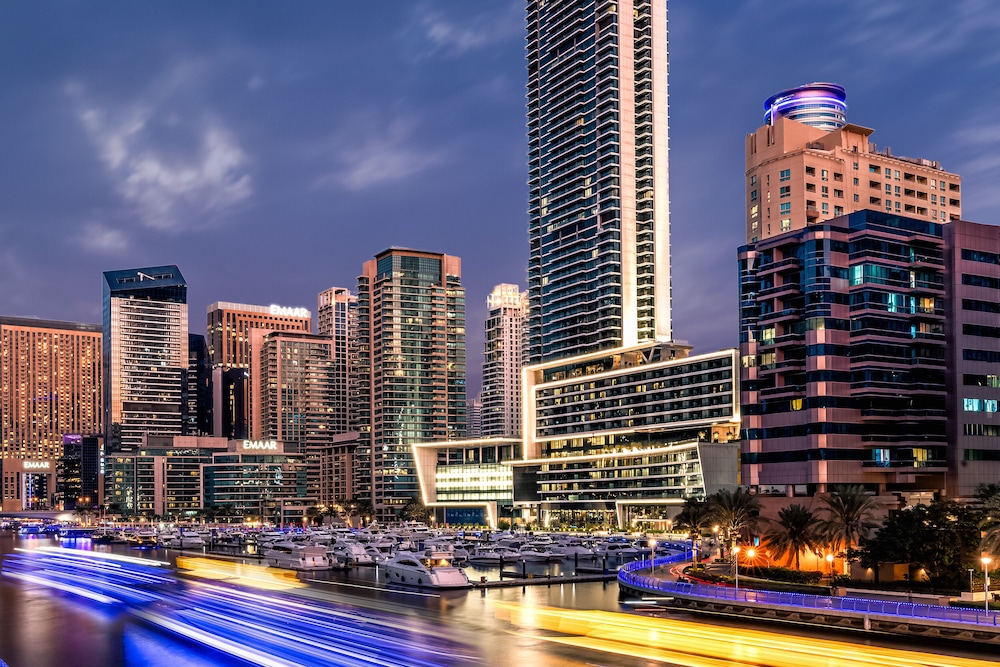 Vida Dubai Marina Yacht Club 63/68