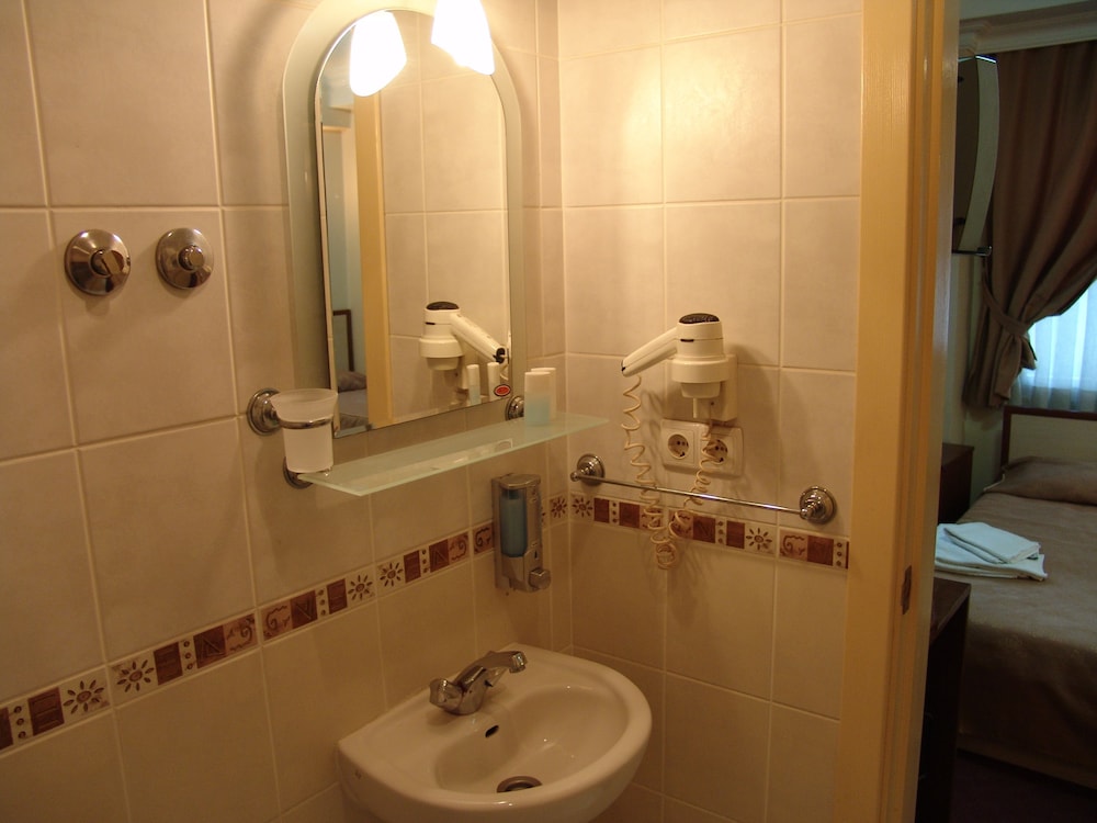 Hotel Nova 24/27