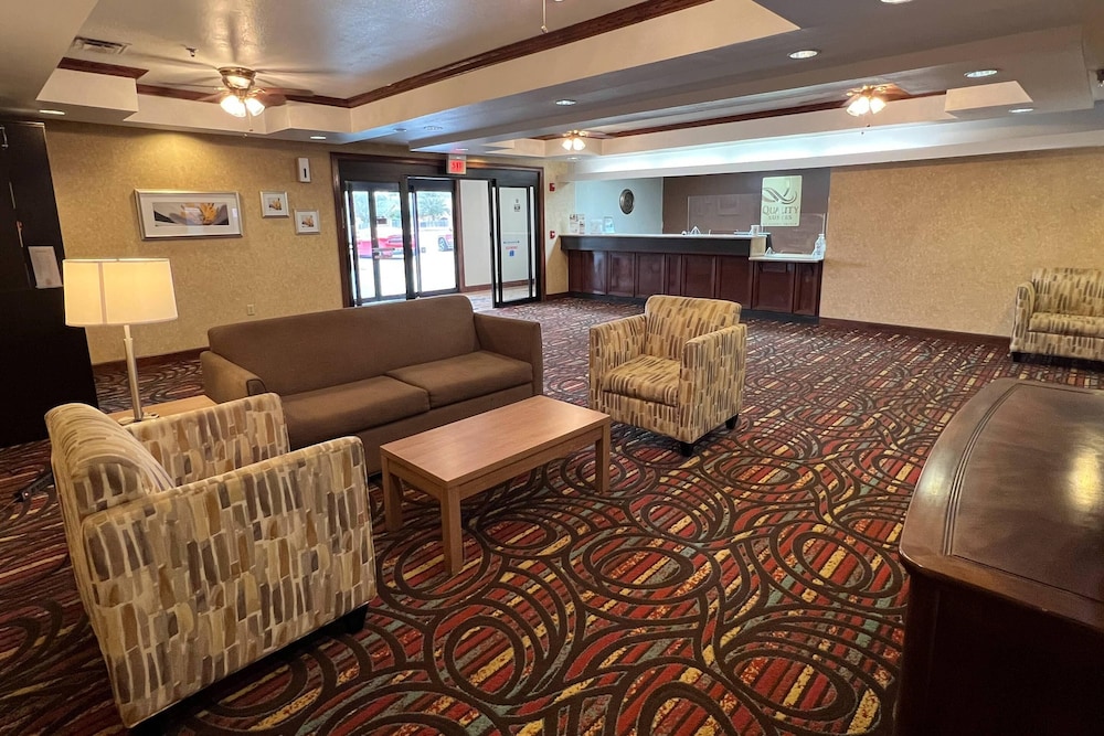 Quality Suites Midland North Loop 250 39/63