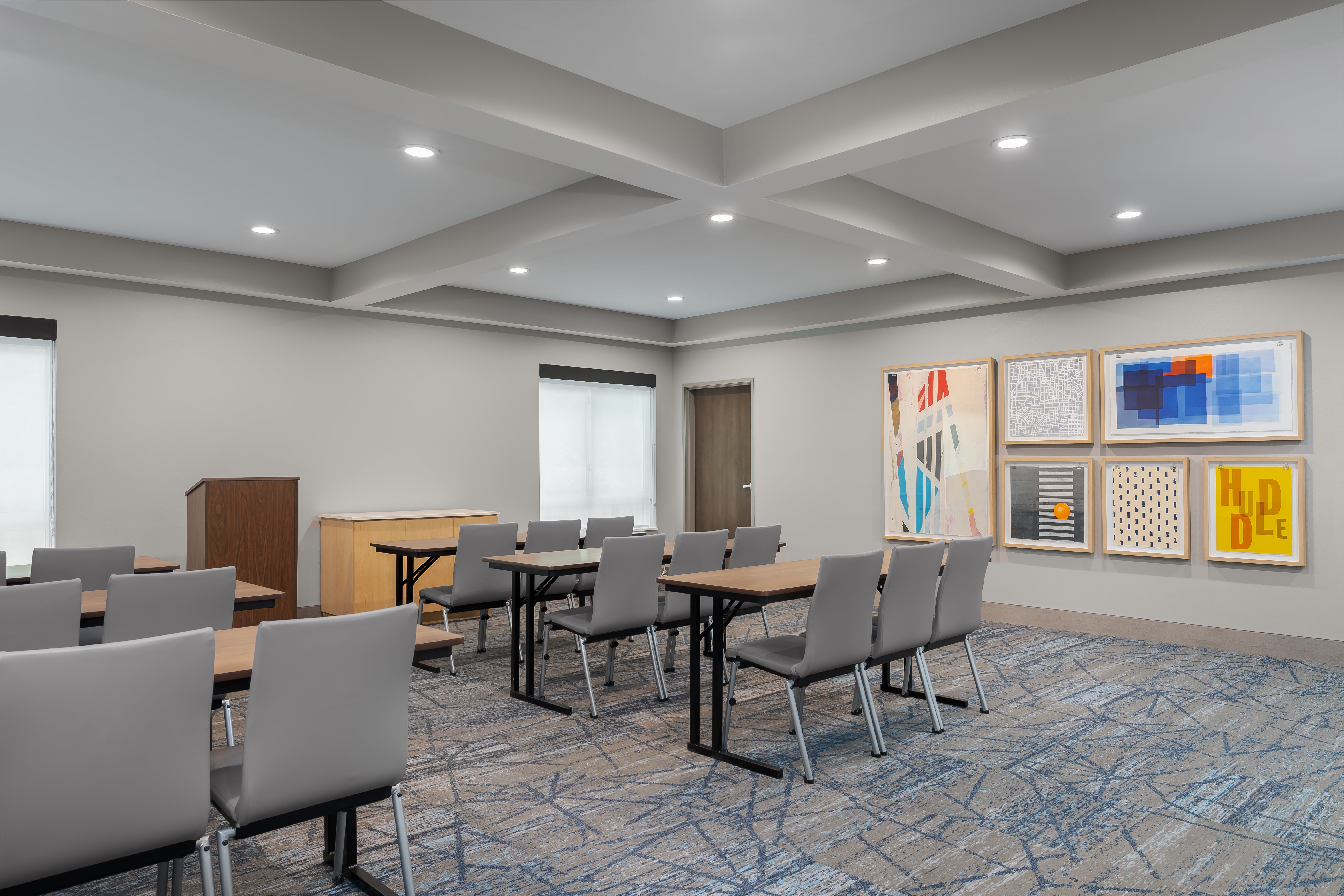 Holiday Inn Express Hotel Suites Alexandria 52/62