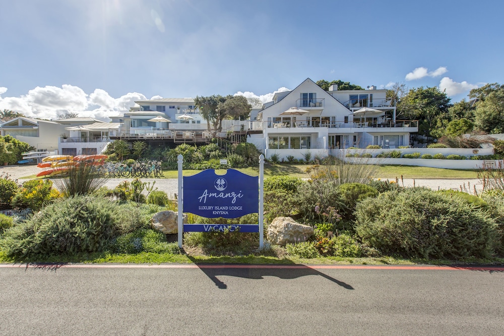 Amanzi Island Boutique Hotel 69/77