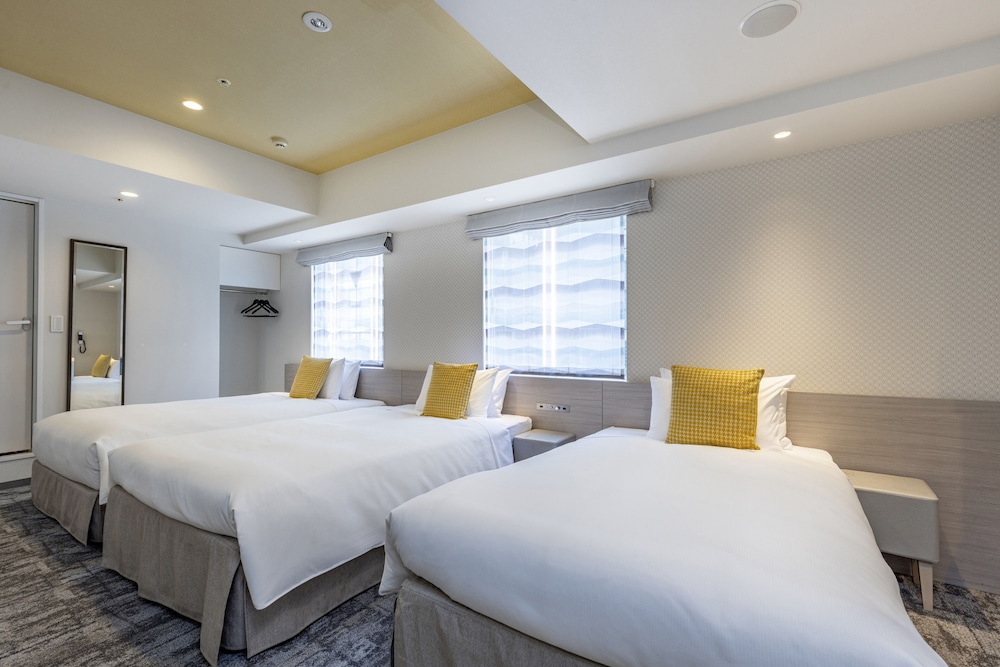 SUPERIOR, TWIN BEDS, LAUNDRY