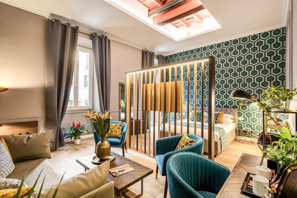 Tree Charme Parliament Boutique Hotel 55/73