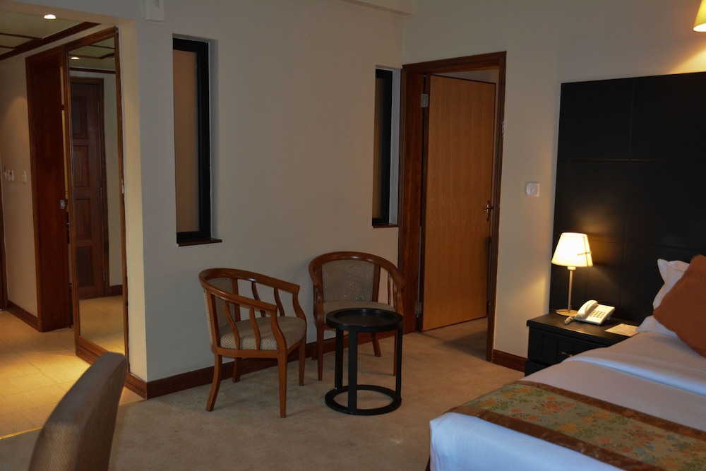 Gold Crest Hotel 28/49