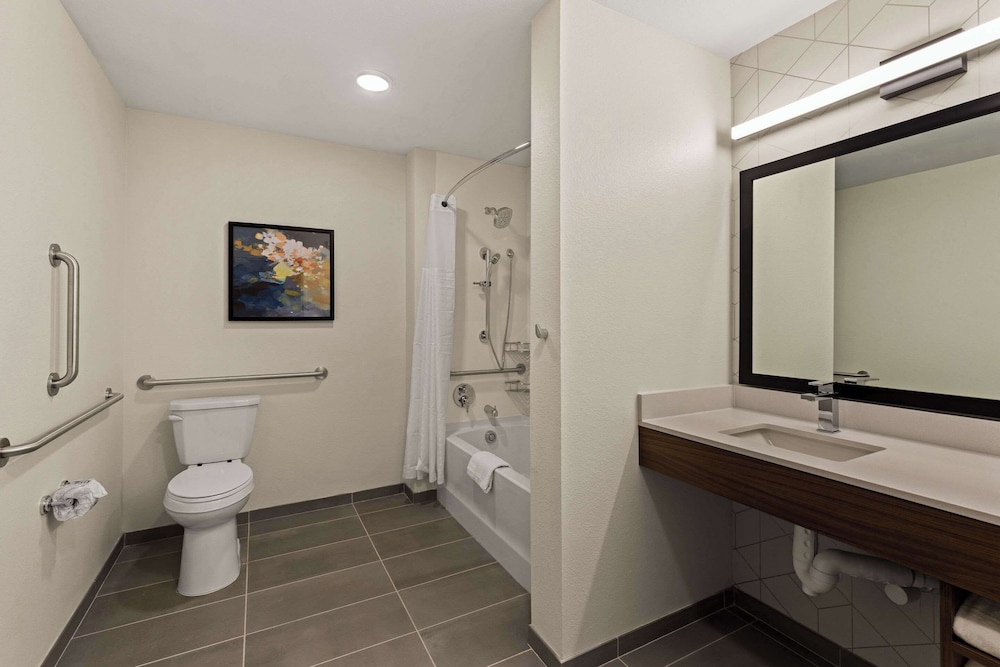 Everhome Suites Temecula 44/49