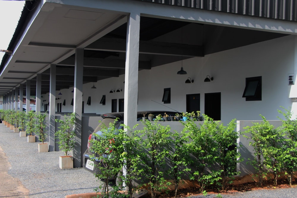 Lumluek Boutique Resort 2/25