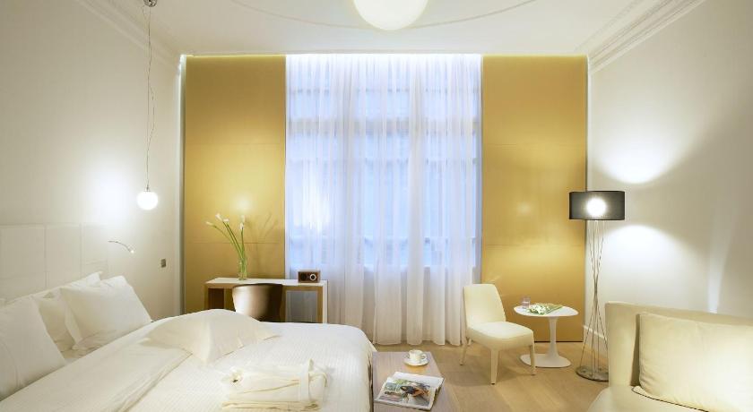 Excelsior Hotel 35/60